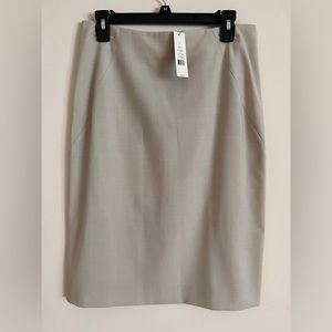 Theory Women’s Size 8 Skirt in Light Oat